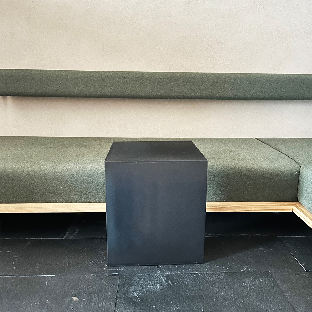 コの字型サイドテーブル