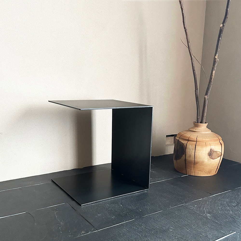 コの字型サイドテーブル