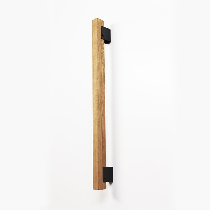 黒皮鉄とオークの取っ手