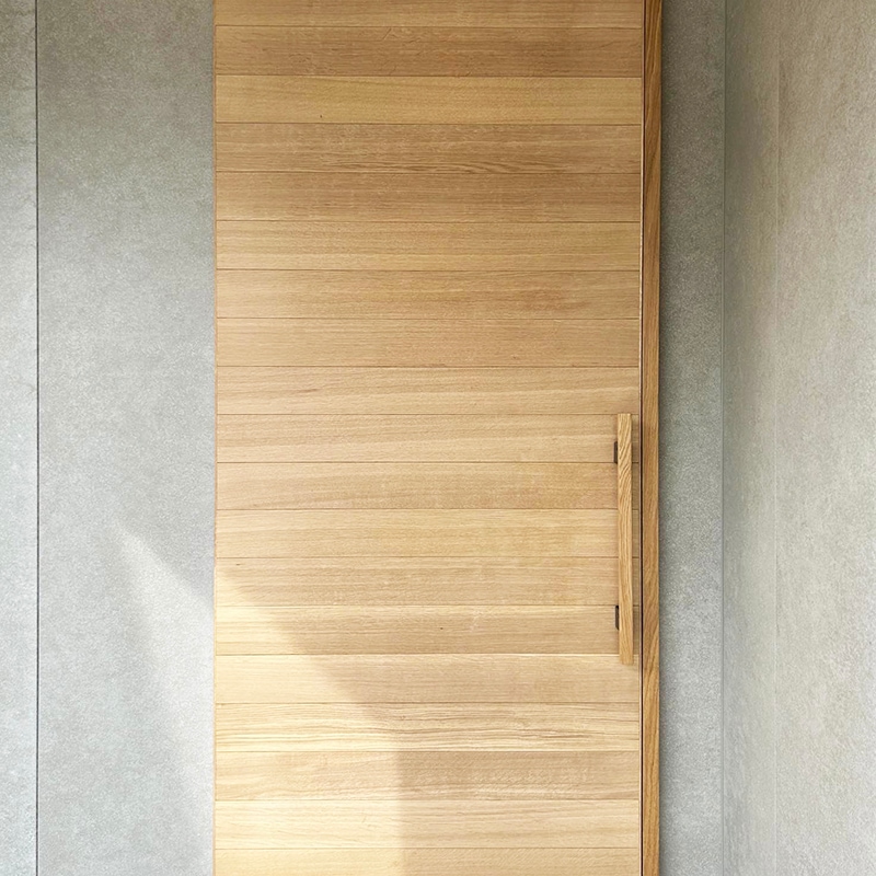 黒皮鉄とオークの取っ手