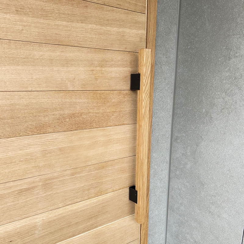 黒皮鉄とオークの取っ手