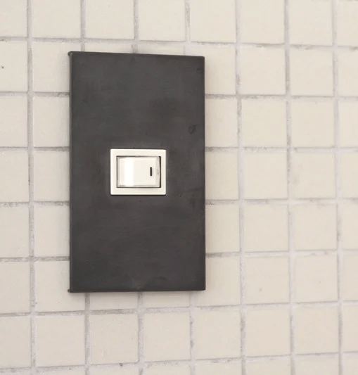aizara 黒皮鉄スイッチプレート 1穴