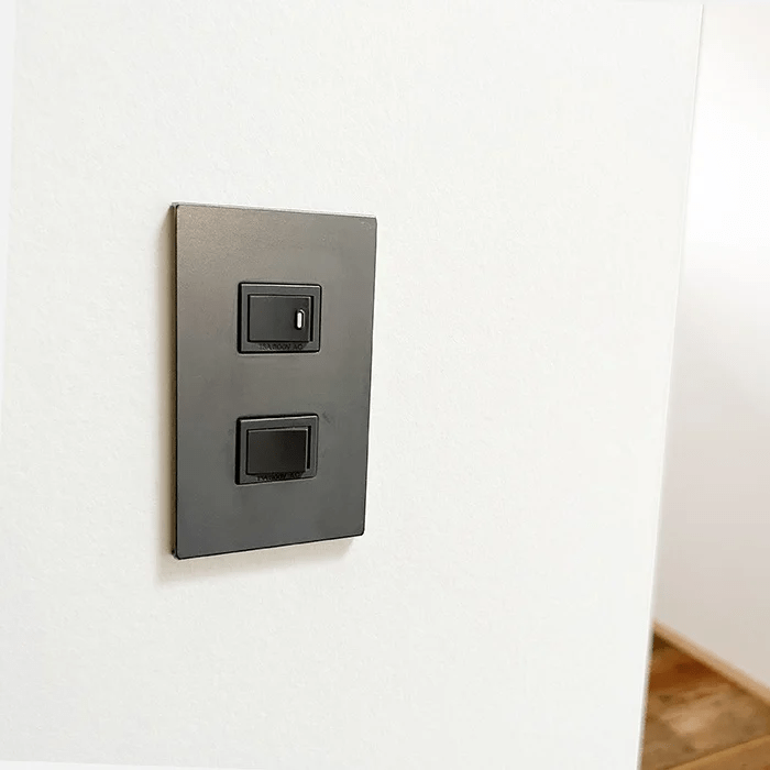 aizara 黒皮鉄スイッチプレート 1穴