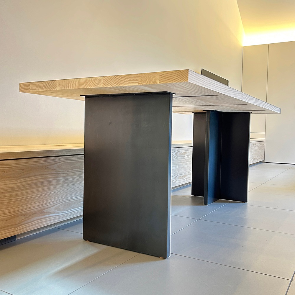 Tの字型テーブルレッグ