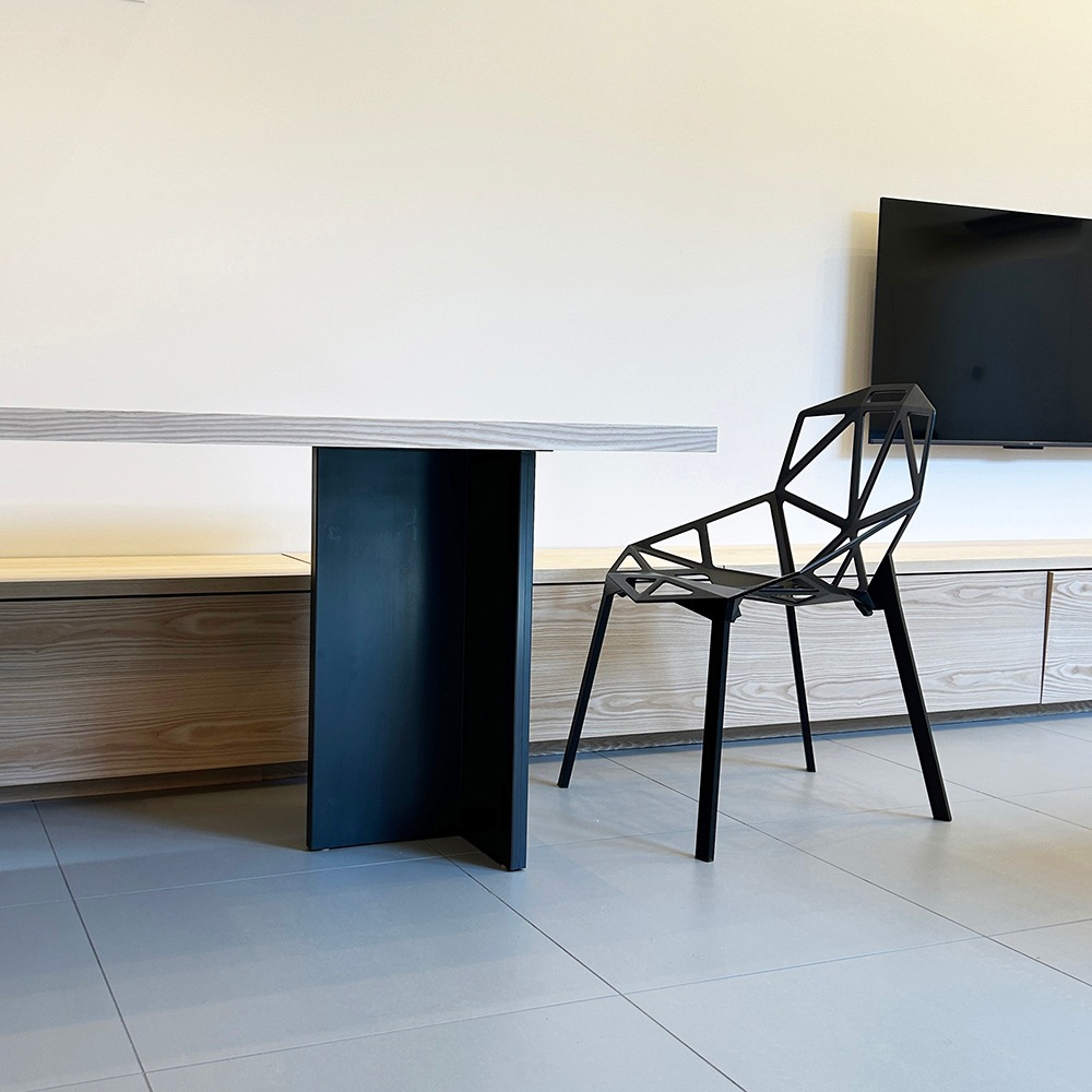 Tの字型テーブルレッグ