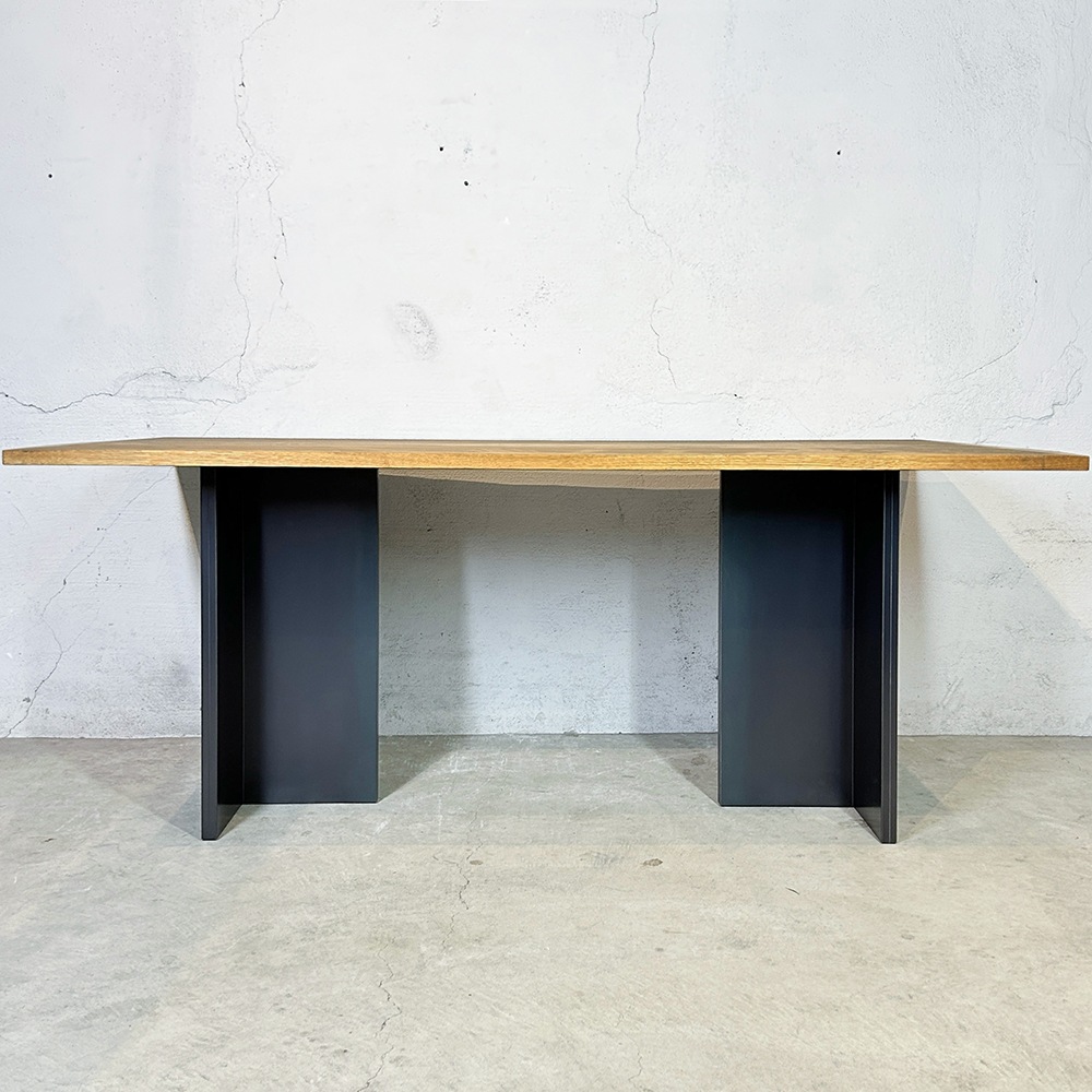 Tの字型テーブルレッグ