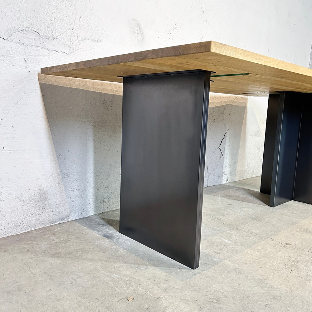 Tの字型テーブルレッグ