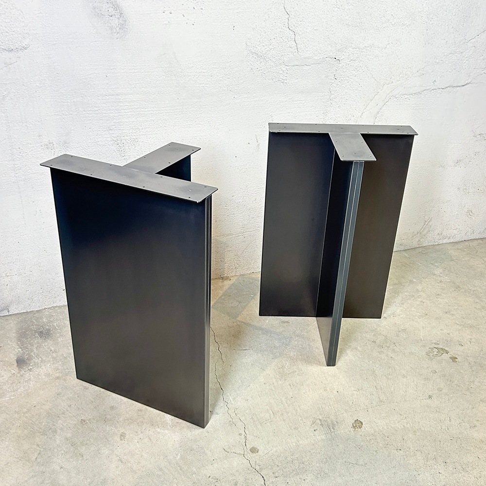 Tの字型テーブルレッグ