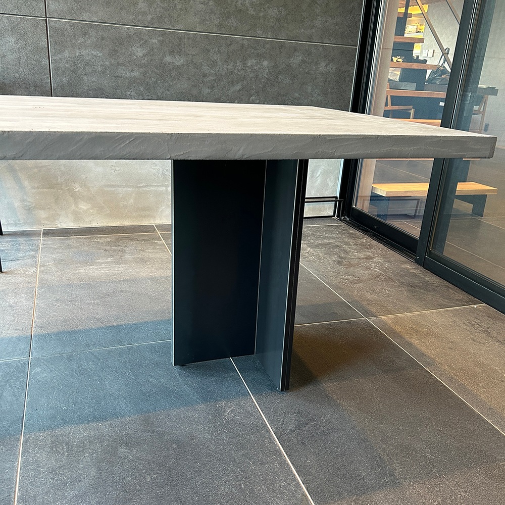 Tの字型テーブルレッグ