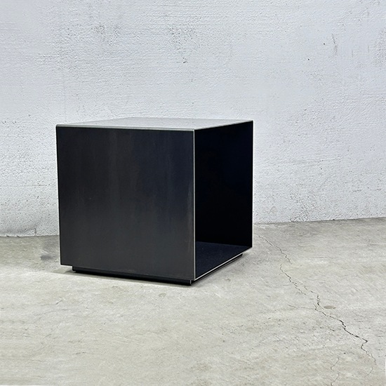 キューブボックス