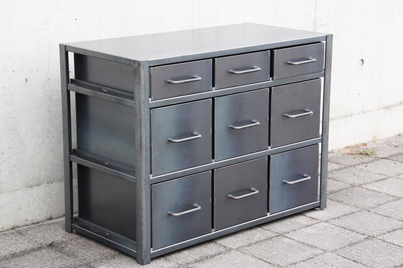 黒皮鉄のストッカー