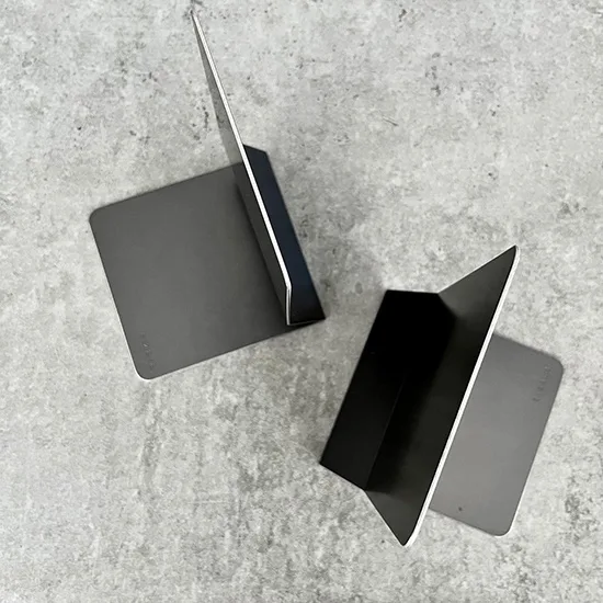 黒皮鉄のブックエンド