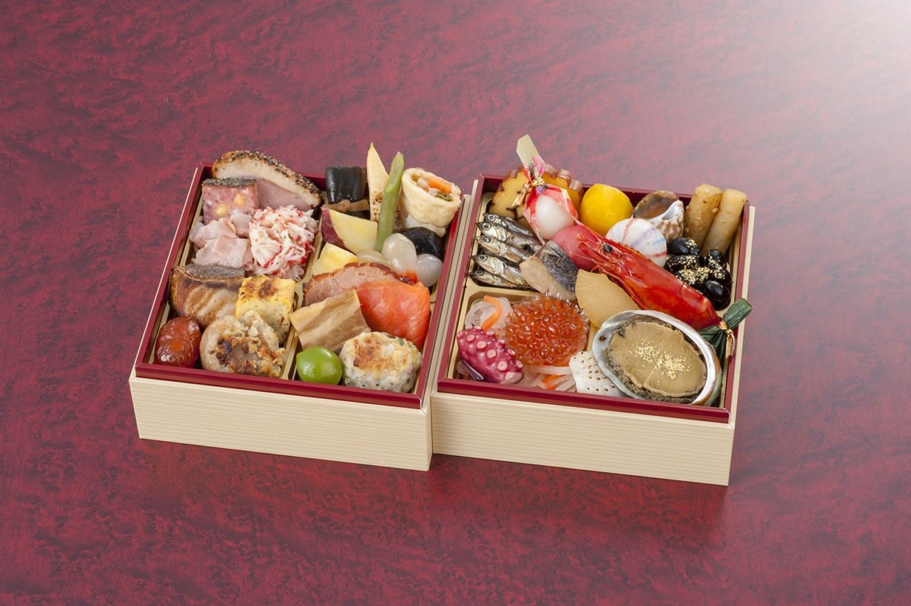 能登半島　和倉温泉「渡月庵」　一人前おせち二段重