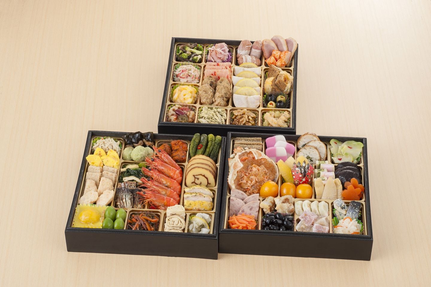 加賀温泉郷 山代温泉 宝生亭　和洋おせち三段重