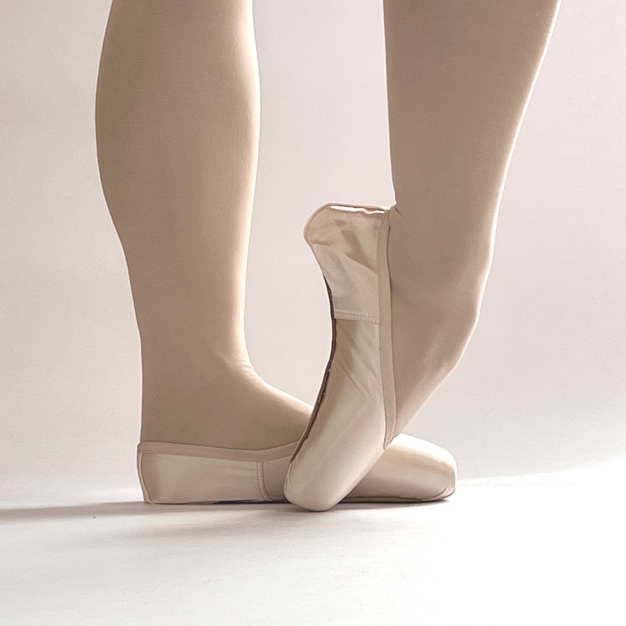 ��R���饹�ۥ��쥬�󥹡���M����󥯤ޤ���MF����󥯤����줫��Ǽ�ʤȤʤ�ޤ�