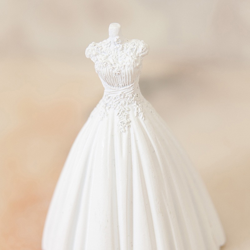 Chloe �������Υ��奨�꡼�ǥ����ץ쥤�������ǥ��󥰥ɥ쥹��