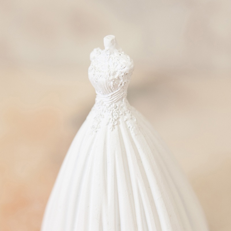 Chloe �������Υ��奨�꡼�ǥ����ץ쥤�������ǥ��󥰥ɥ쥹��