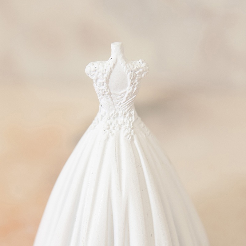 Chloe �������Υ��奨�꡼�ǥ����ץ쥤�������ǥ��󥰥ɥ쥹��