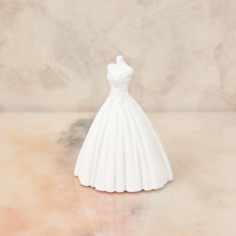 Chloe �������Υ��奨�꡼�ǥ����ץ쥤�������ǥ��󥰥ɥ쥹��