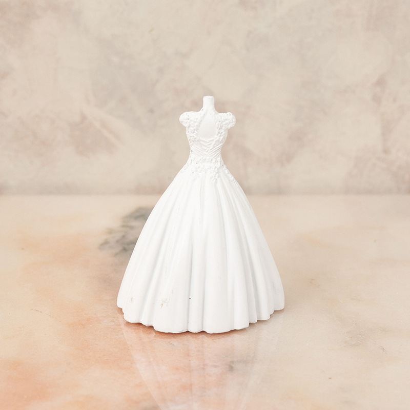 Chloe �������Υ��奨�꡼�ǥ����ץ쥤�������ǥ��󥰥ɥ쥹��