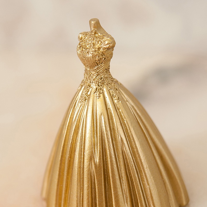 Chloe �������Υ��奨�꡼�ǥ����ץ쥤�������ǥ��󥰥ɥ쥹��