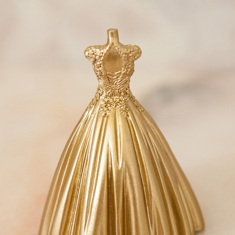 Chloe �������Υ��奨�꡼�ǥ����ץ쥤�������ǥ��󥰥ɥ쥹��