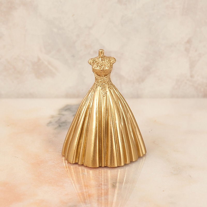 Chloe �������Υ��奨�꡼�ǥ����ץ쥤�������ǥ��󥰥ɥ쥹��