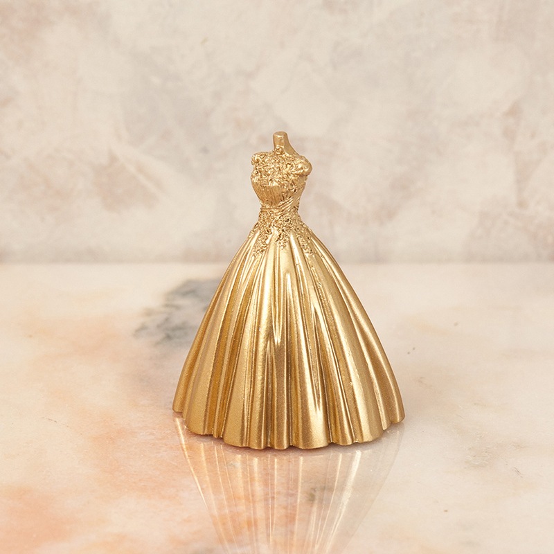 Chloe �������Υ��奨�꡼�ǥ����ץ쥤�������ǥ��󥰥ɥ쥹��