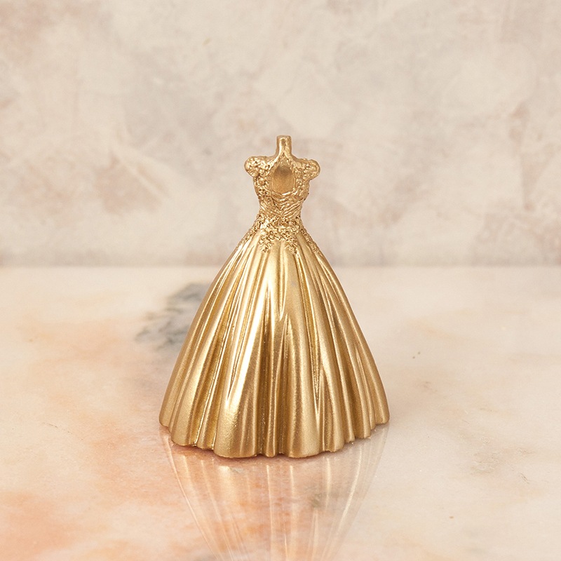 Chloe �������Υ��奨�꡼�ǥ����ץ쥤�������ǥ��󥰥ɥ쥹��