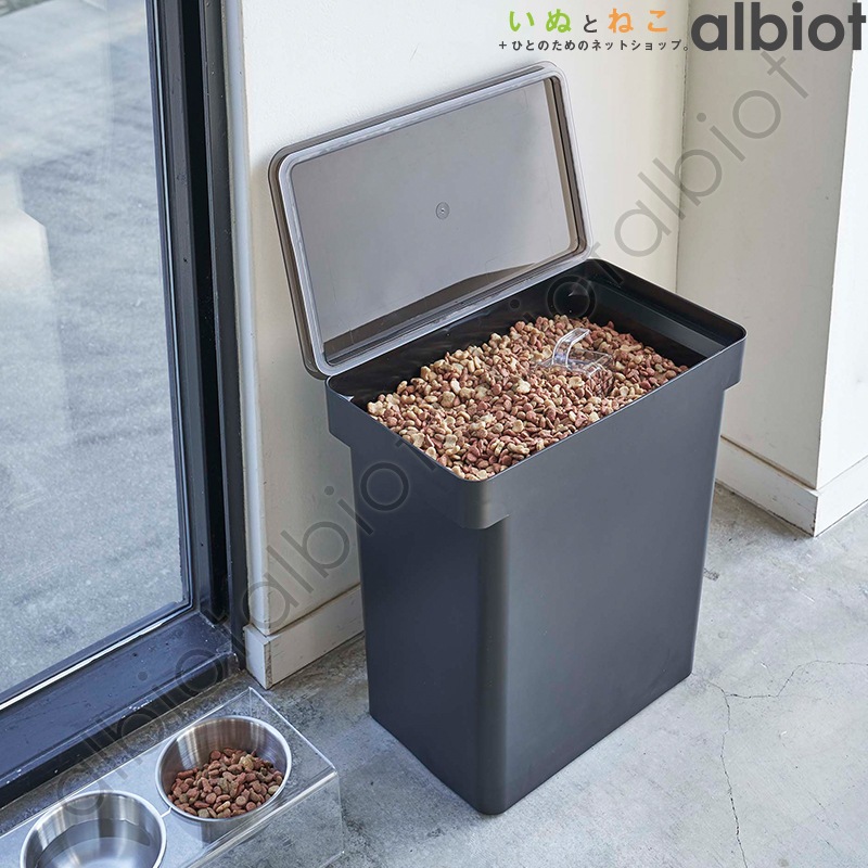 tower 密閉ペットフードストッカー タワー 12kg [ブラック]  5618 計量カップ付