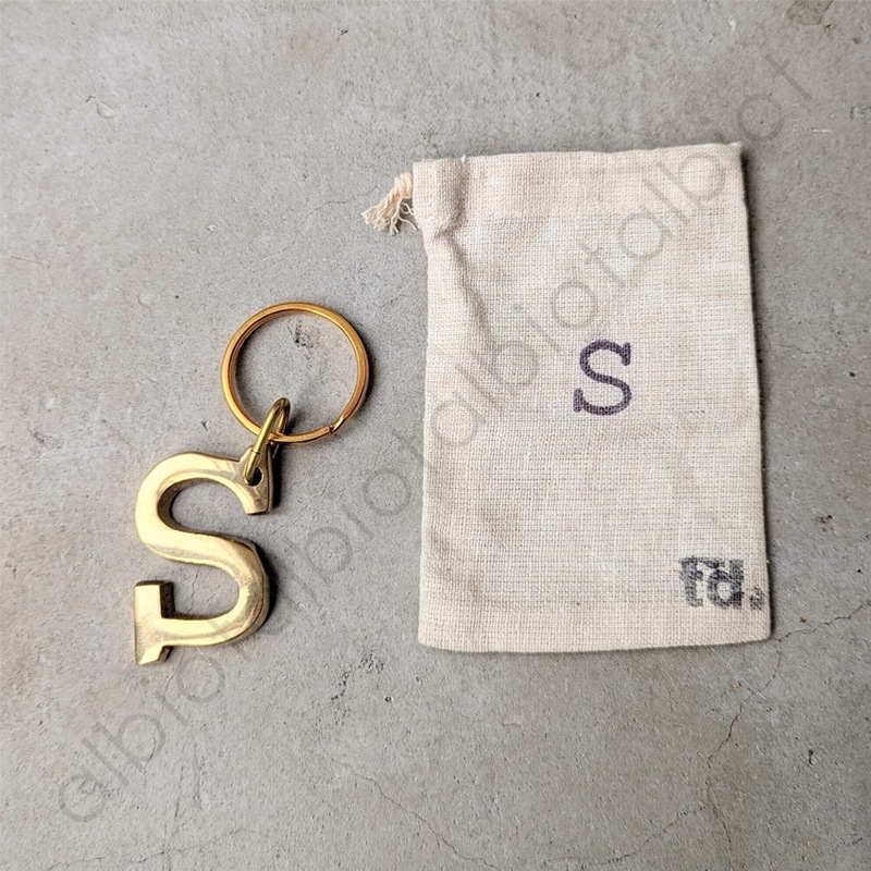 TOSSDICE（トスダイス） BRASS LETTER KEYRING ブラスレターキーリング