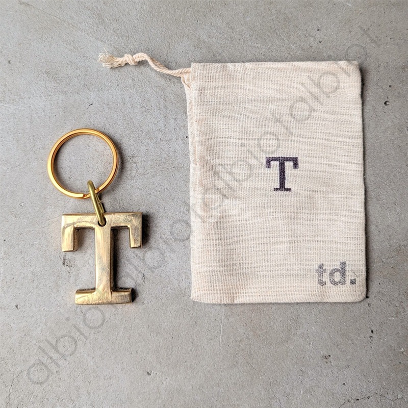TOSSDICE（トスダイス） BRASS LETTER KEYRING ブラスレターキーリング