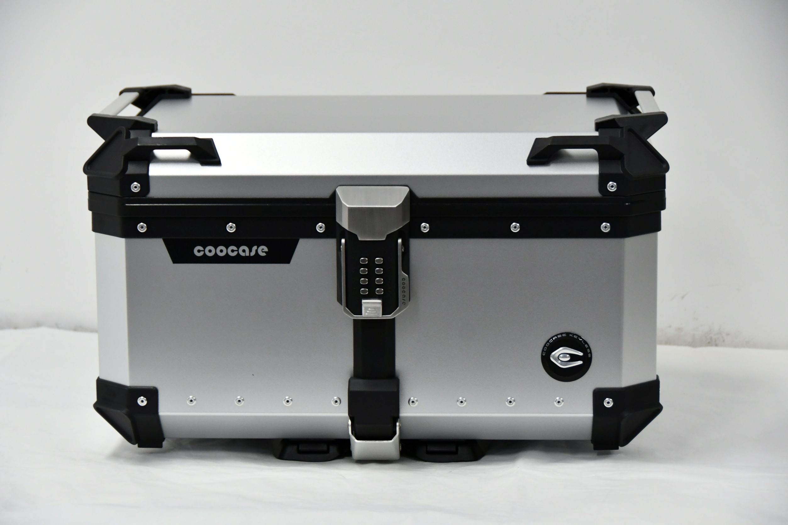 COOCASE クーケース バイク用 アルミトップケース 65L キーレス カギ不要 パスワードロック式 CKL650B ブラック【あるふぁここ プラザ店】