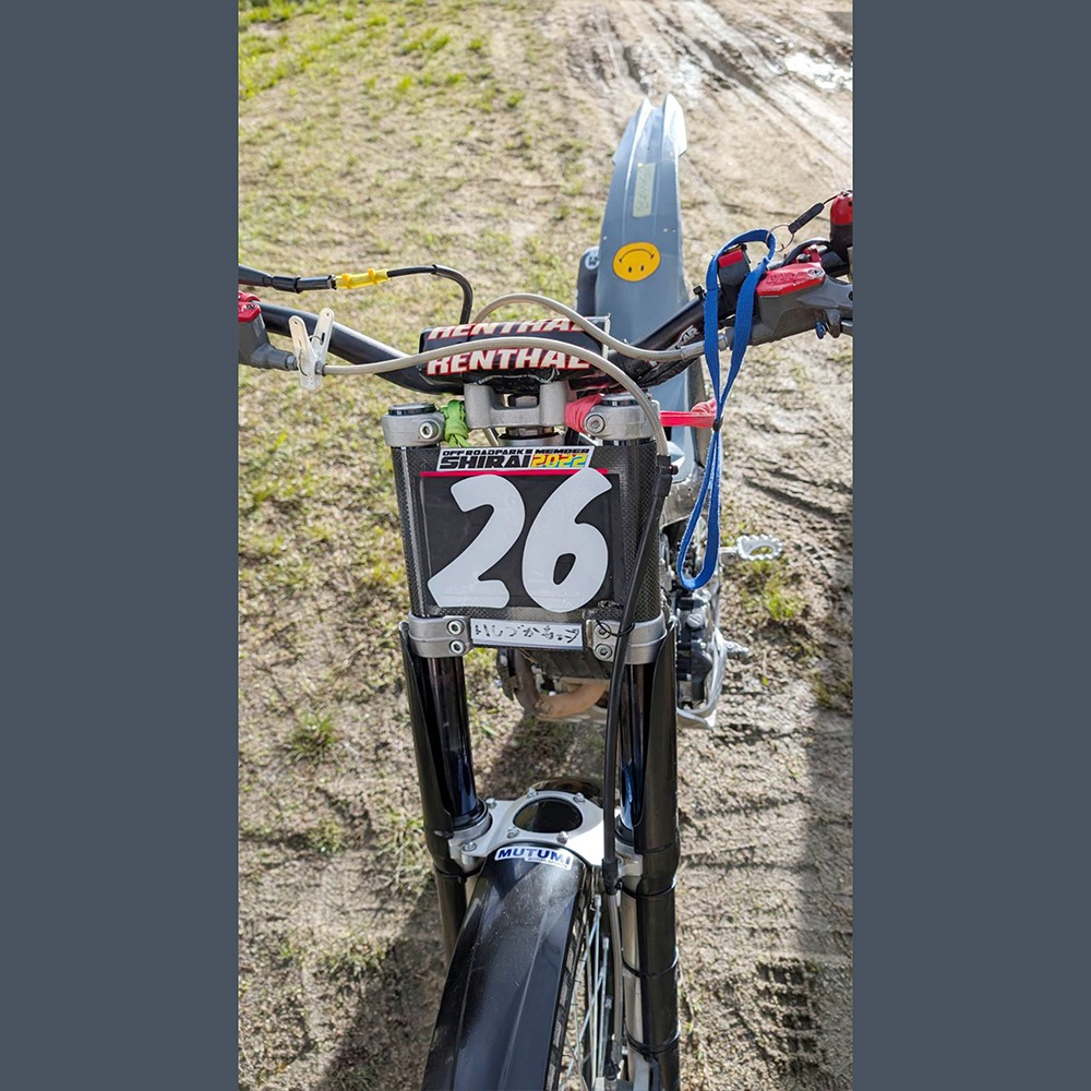 バイク レース用 新ゼッケンナンバーステッカー Mサイズ 数字とカラーが選べます ホワイト or ブラック【あるふぁここ プラザ店】