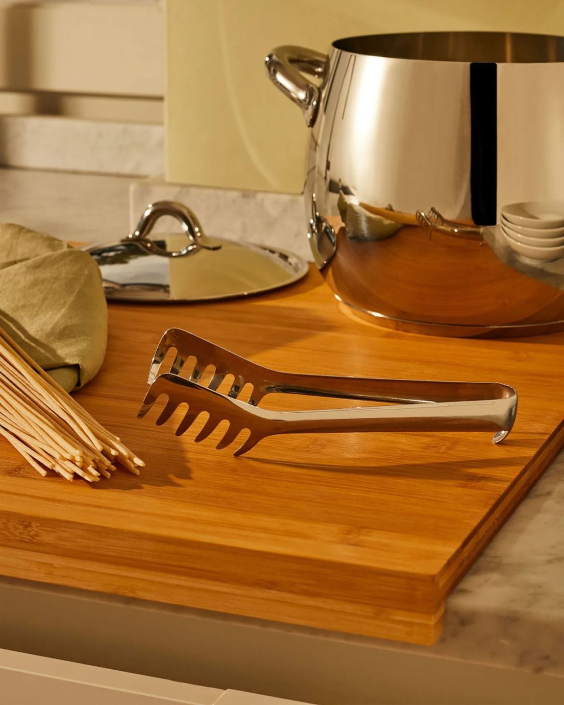パスタ用トング【502】｜ALESSI JAPAN（アレッシ ジャパン）公式通販