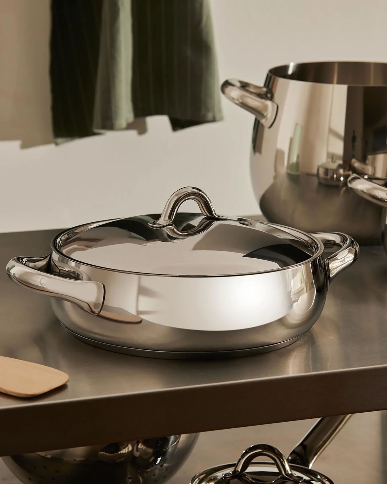 Mami ローキャセロール（直径24㎝）【SG102/24】｜ALESSI JAPAN