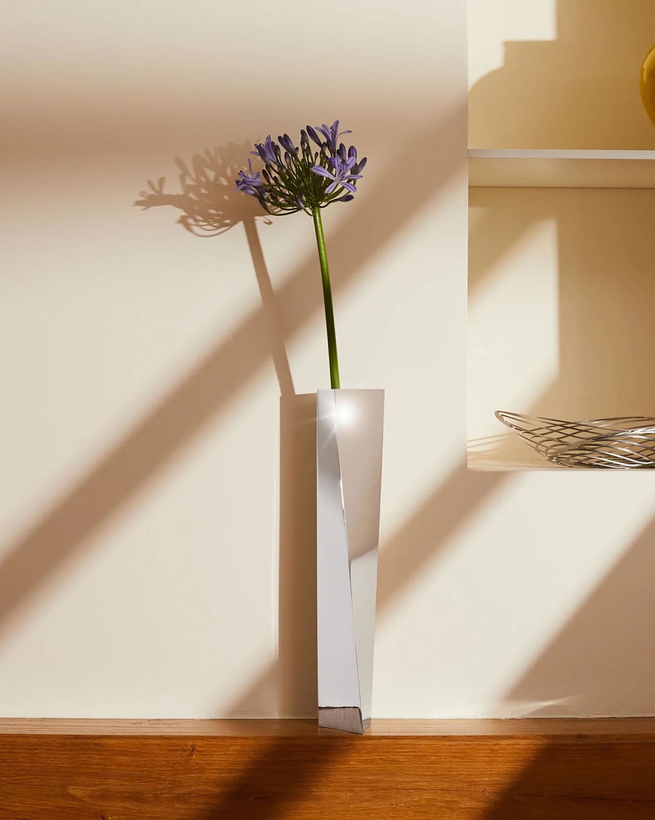 Crevasse フラワーベース【ZH01】｜ALESSI JAPAN（アレッシ ジャパン
