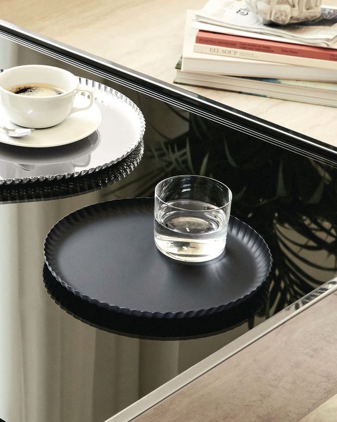 Pleats ラウンドトレイ（直径23cm）【JK02/23 GD】｜ALESSI JAPAN