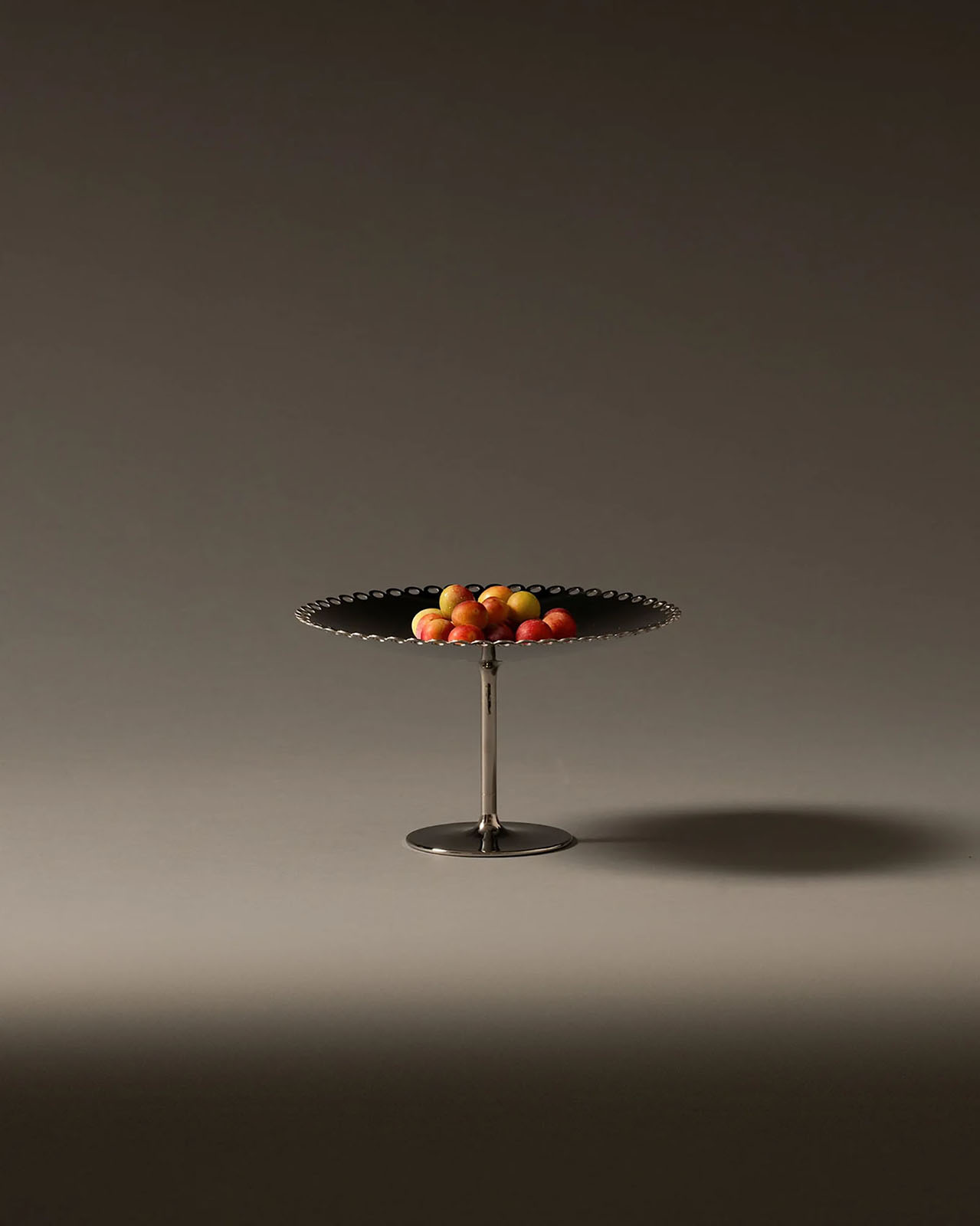 Edges ケーキスタンド【ITM06】｜ALESSI JAPAN（アレッシ ジャパン