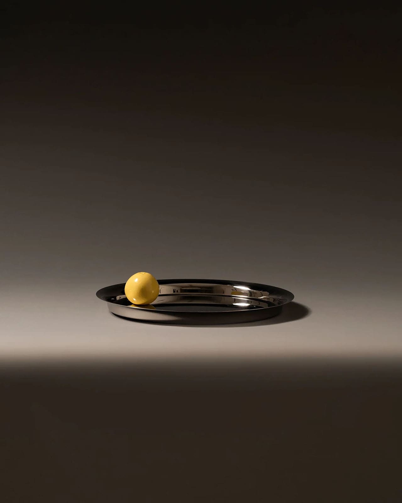 Kuru Kuru トレイ【ITM14】｜ALESSI JAPAN（アレッシ ジャパン）公式通販