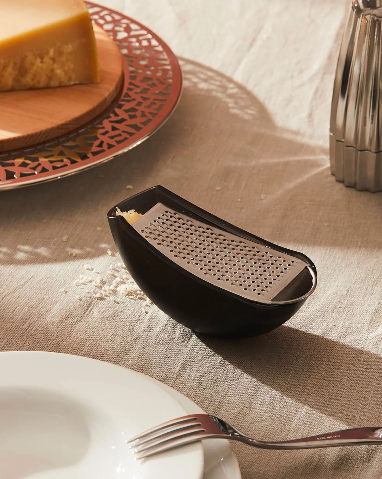 PARMENIDE チーズグレーター【AARU01 R】｜ALESSI JAPAN（アレッシ