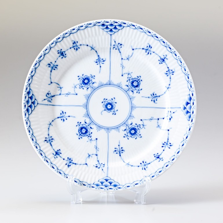 ロイヤルコペンハーゲン ブルーフルーテッド ハーフレース 19cm プレート エクストラ フラット 1102620 名入れ可有料 ※名入れ別売り 1017222 北欧食器 洋食器 【スペシャルラッピング660円(別売り)】