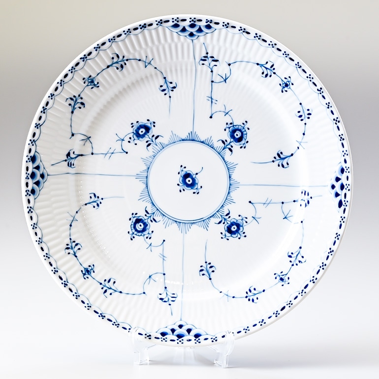 ロイヤルコペンハーゲン ブルーフルーテッド ハーフレース 27cm プレート エクストラ フラット 1102627 名入れ可有料 ※名入れ別売り 1017225 北欧食器 洋食器 【スペシャルラッピング660円(別売り)】