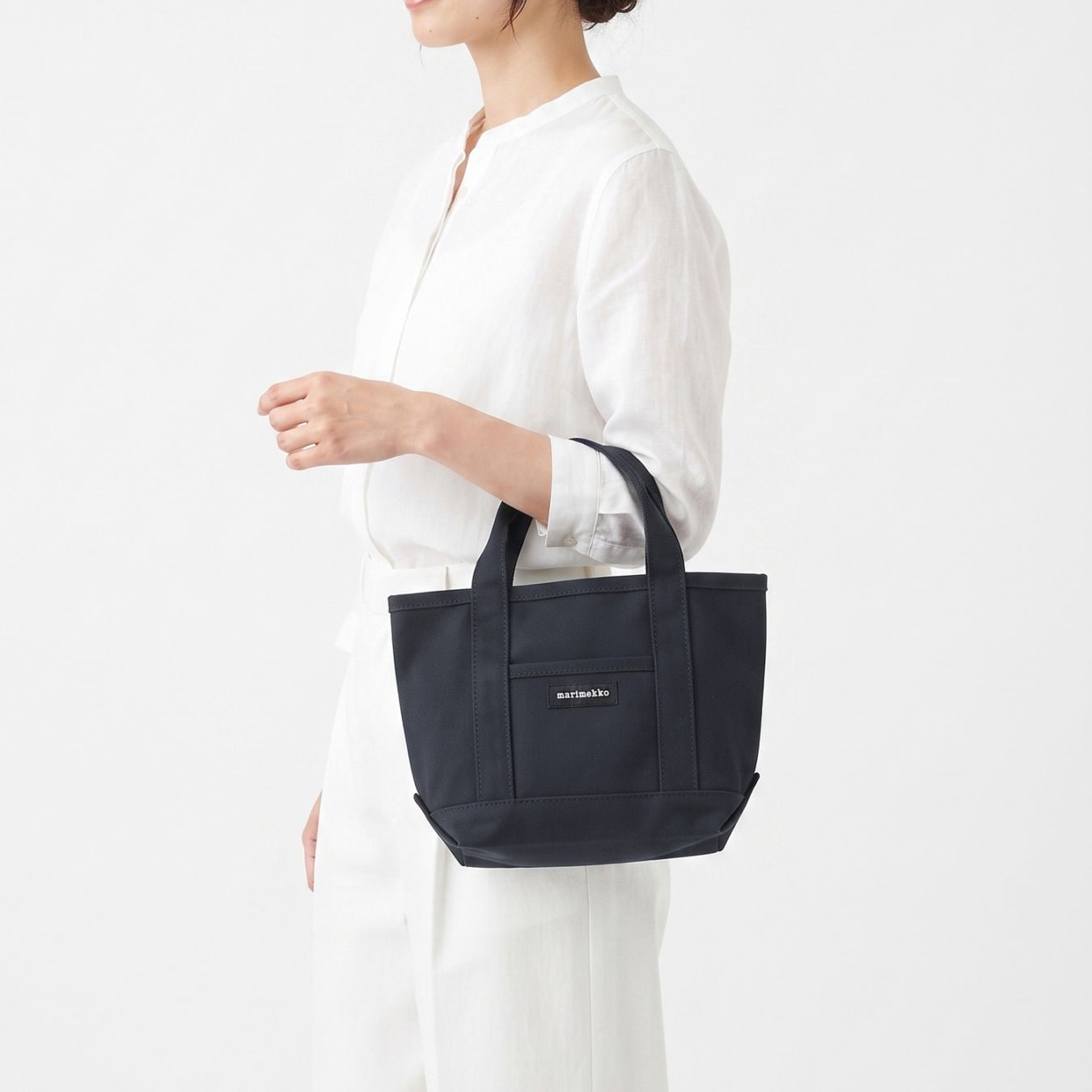 マリメッコ marimekko ミニトートバッグ レディース 舟形 ミニペルスカッシィ RAIDE MINI PERUSKASSI2 ハンドバッグ ブラック 044400 001 北欧雑貨 北欧デザイン