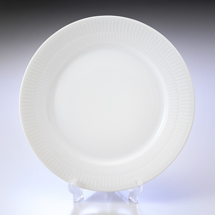 ロイヤルコペンハーゲン ホワイトフルーテッド プレート フラットプレート オーディナリープレート 22cm 2408622 名入れ可有料 ※名入れ別売り 1017403 北欧食器 洋食器 【スペシャルラッピング660円(別売り)】