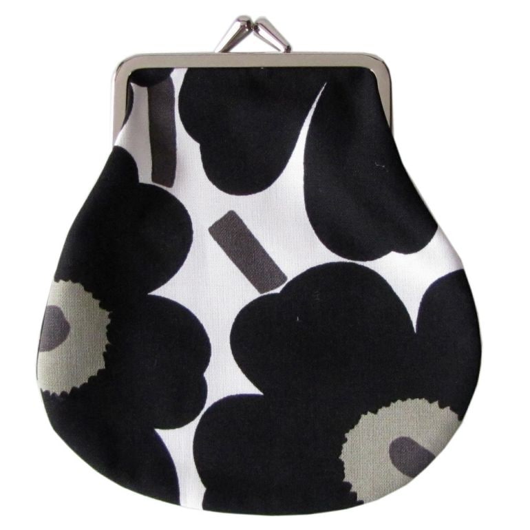 マリメッコ marimekko 小物入れ 小銭入れ コインケース がま口 ピエニウニッコ ブラック 020310 030 北欧雑貨 北欧デザイン