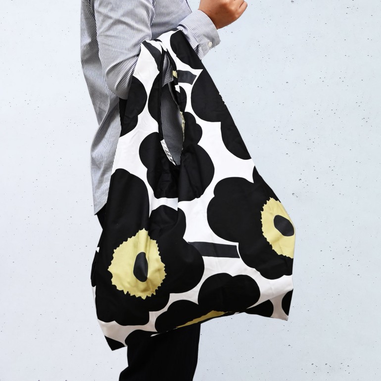 マリメッコ marimekko バッグ エコバッグ 買い物袋 SMARTBAG PIENI UNIKKO ピエニウニッコ ブラック 040470 030 (048853 030) 刺しゅう可有料 北欧雑貨 北欧デザイン【スペシャルラッピング660円(別売り)】