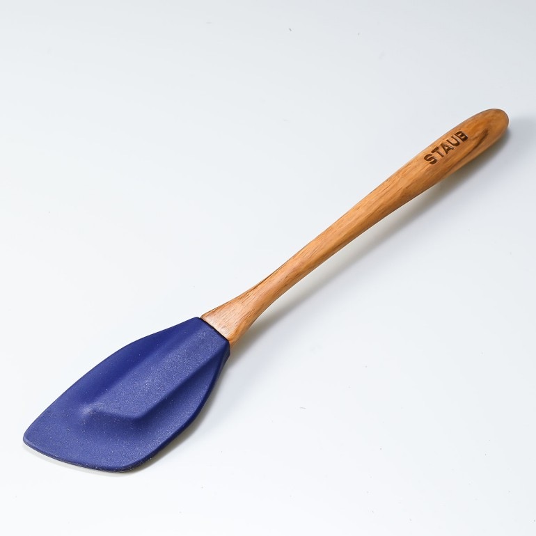 ストウブ staub スパチュラ シリコン ヘラ Mサイズ オリーブウッド ブルー 調理器具 キッチン用品 40509-246-0 6552591 洋食器