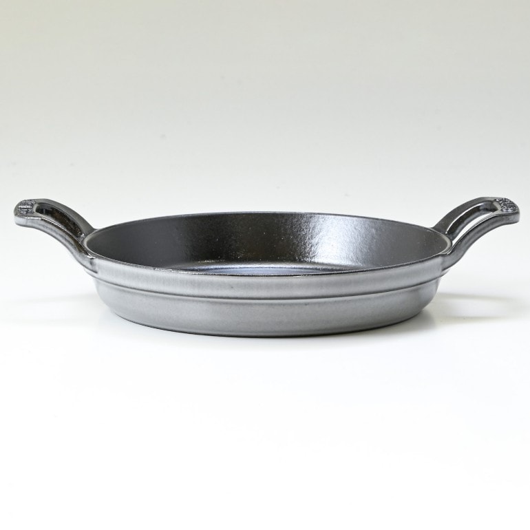 ストウブ staub フライパン ラウンド 20cm スタッカブルディッシュ グラファイトグレー 1302018 (40509-557-0) ホーロー 鋳物 グラタンプレート 洋食器 【スペシャルラッピング大B対応(別売り)】