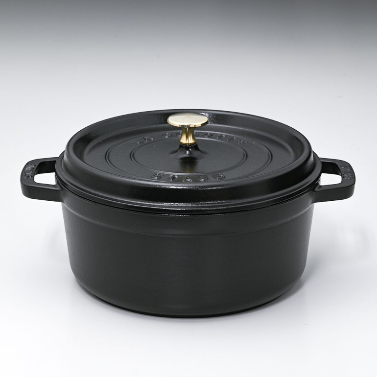 ストウブ staub ピコ ココット ラウンド 24cm 鋳物 ホーロー 鍋 なべ 調理器具 キッチン用品 ブラック 3.8L 1102425 (40500-241-0) 名入れ可有料 洋食器 【スペシャルラッピング1100円(別売り)】
